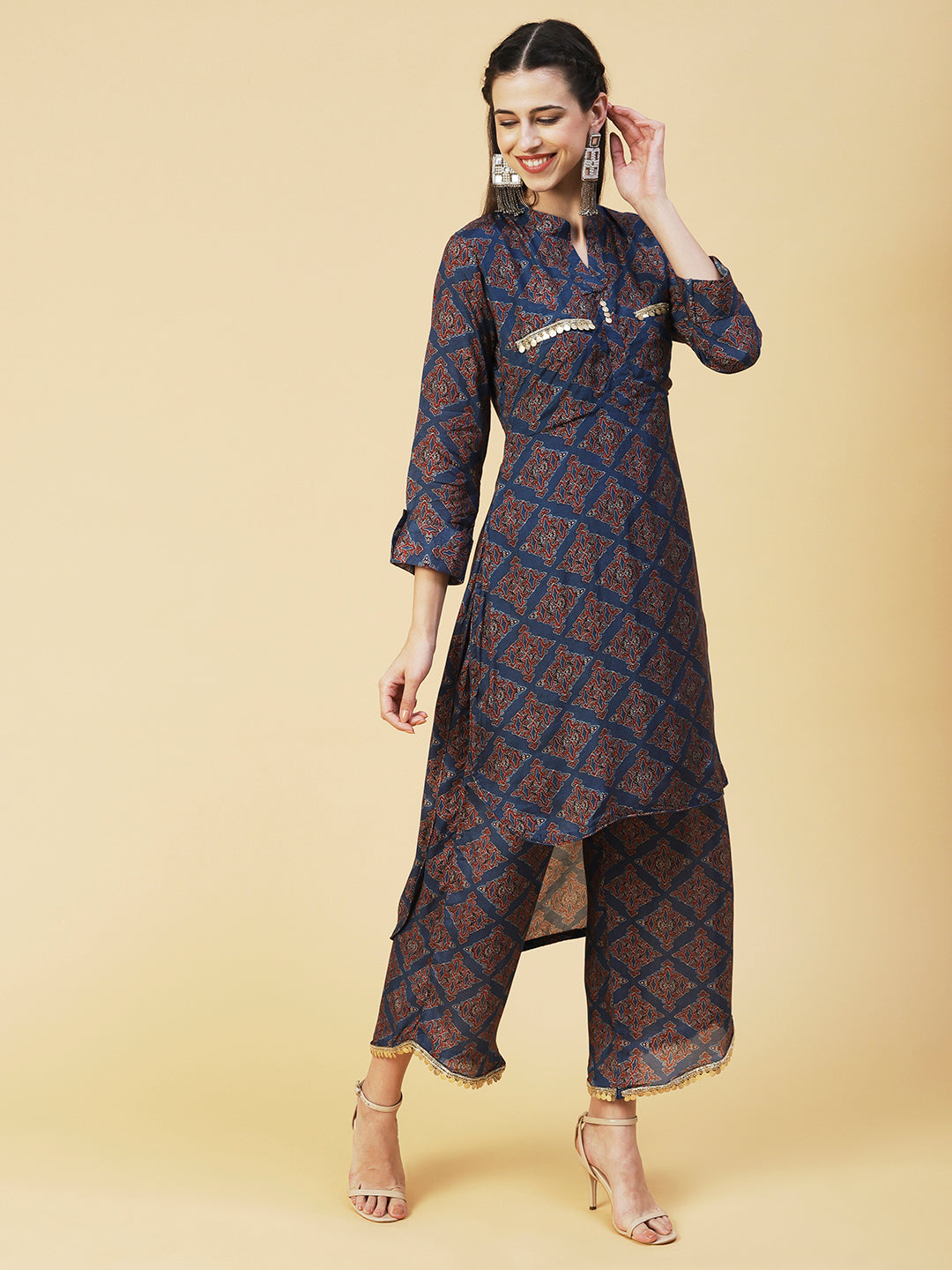 Ajarak Printed Hand Embroidered Asymmetric Hem Kurta With Pants - Indigo Blue