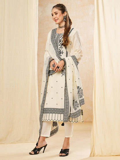 Floral Embroidered Straight Fit Kurta with Pant & Dupatta - White