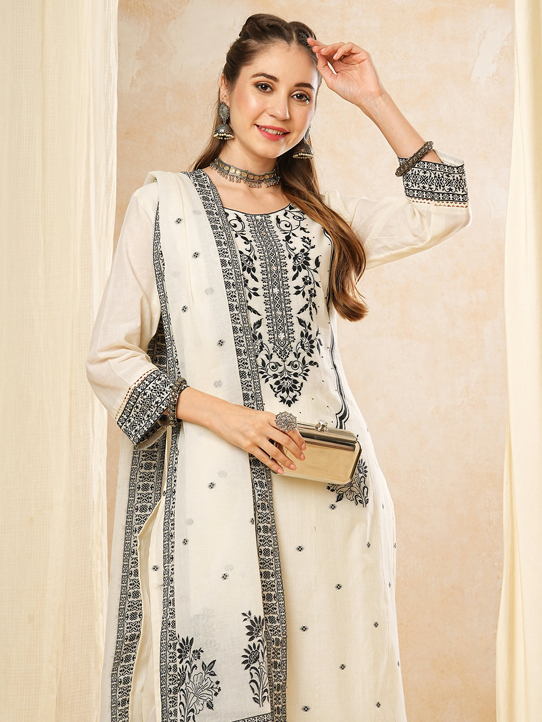 Floral Embroidered Straight Fit Kurta with Pant & Dupatta - White