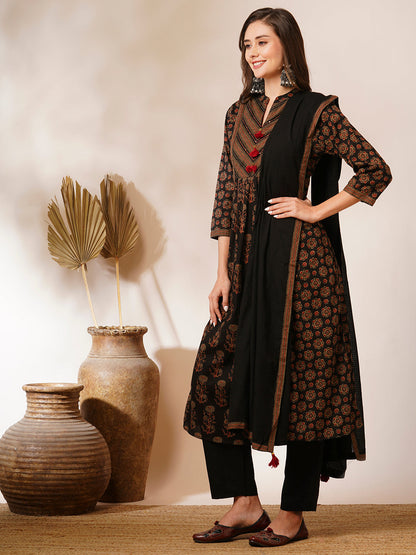 Ethnic Floral Printed A-Line Peated Kurta with Pant & Dupatta - Black