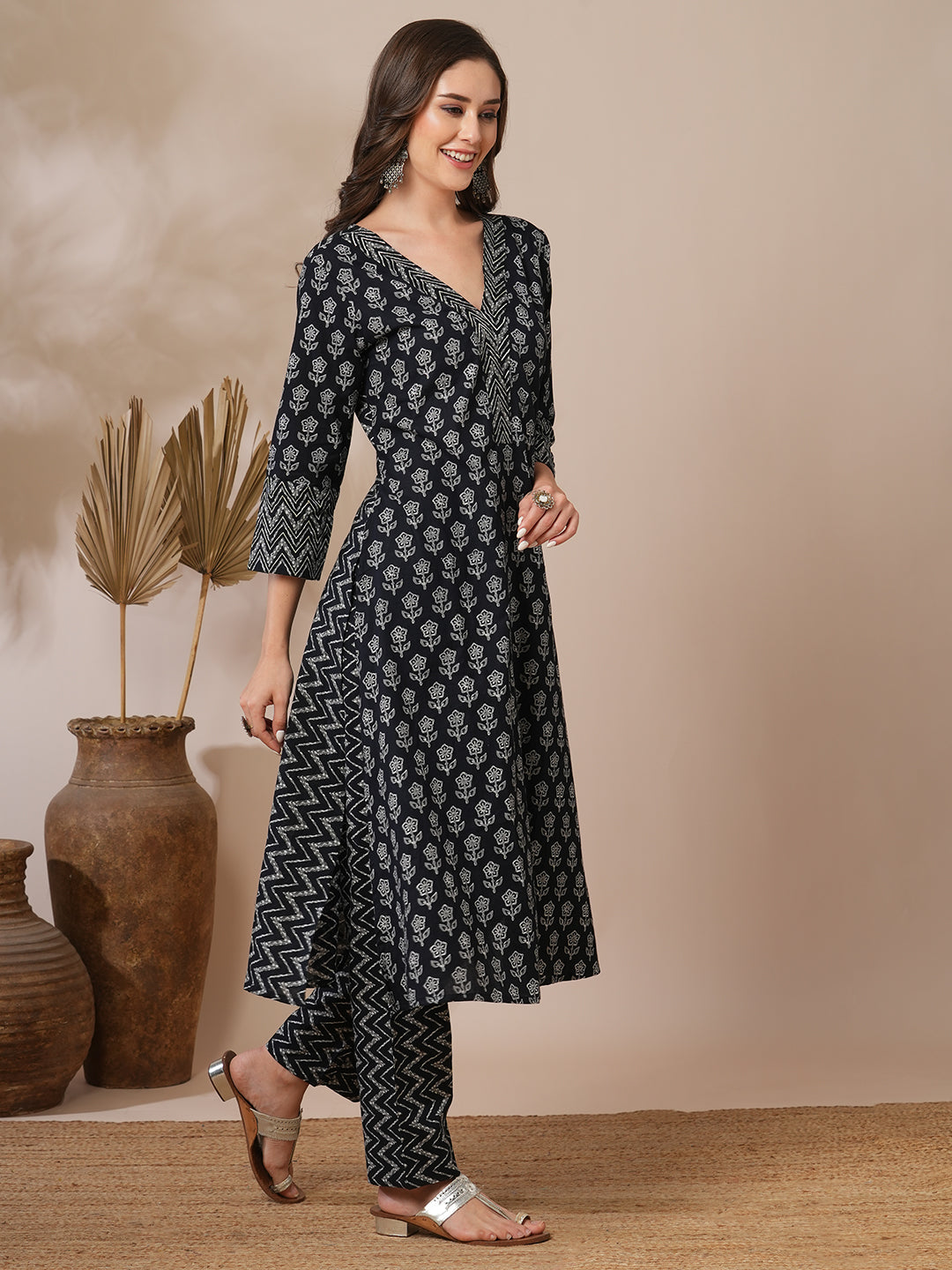 Ethnic Floral & Chevron Printed A-Line Kurta with Pant - Black