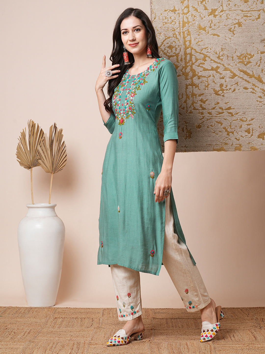 Floral Hand Embroidered Straight Fit Kurta with Pant - Green