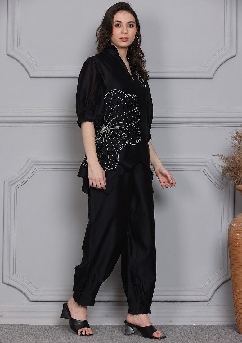 Black Floral Escape Embroidered Chanderi Kurta Set