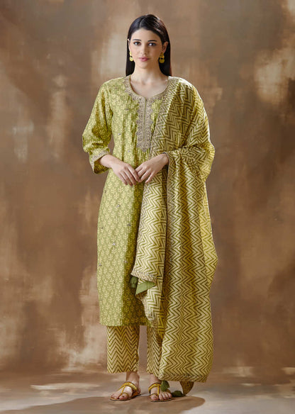 Green Straight Cut Suit In Silk With Print And Embroidered Neckline