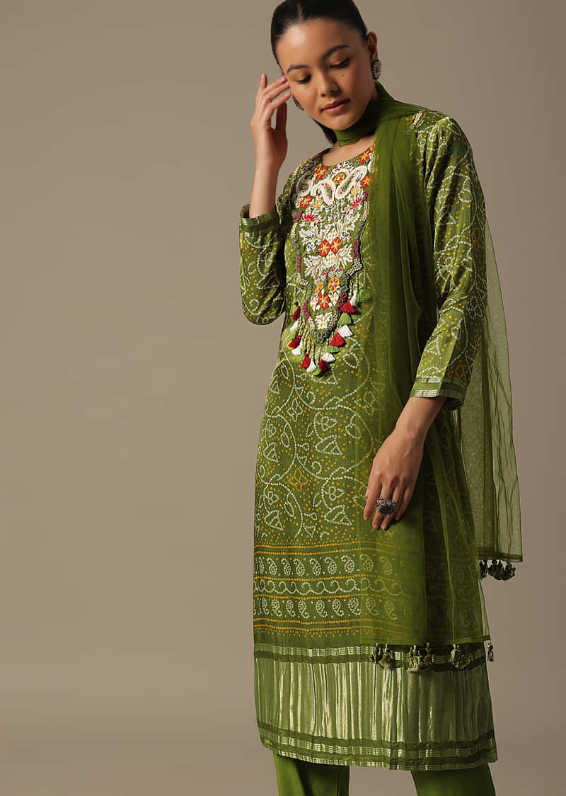 Green Bandhani Print Pant Set With Resham Work