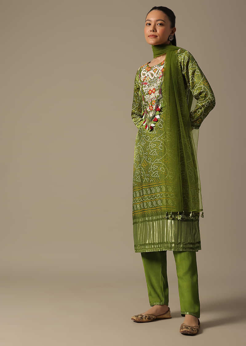 Green Bandhani Print Pant Set With Resham Work